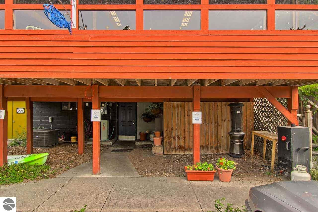 320 Main St, Frankfort, MI 49635